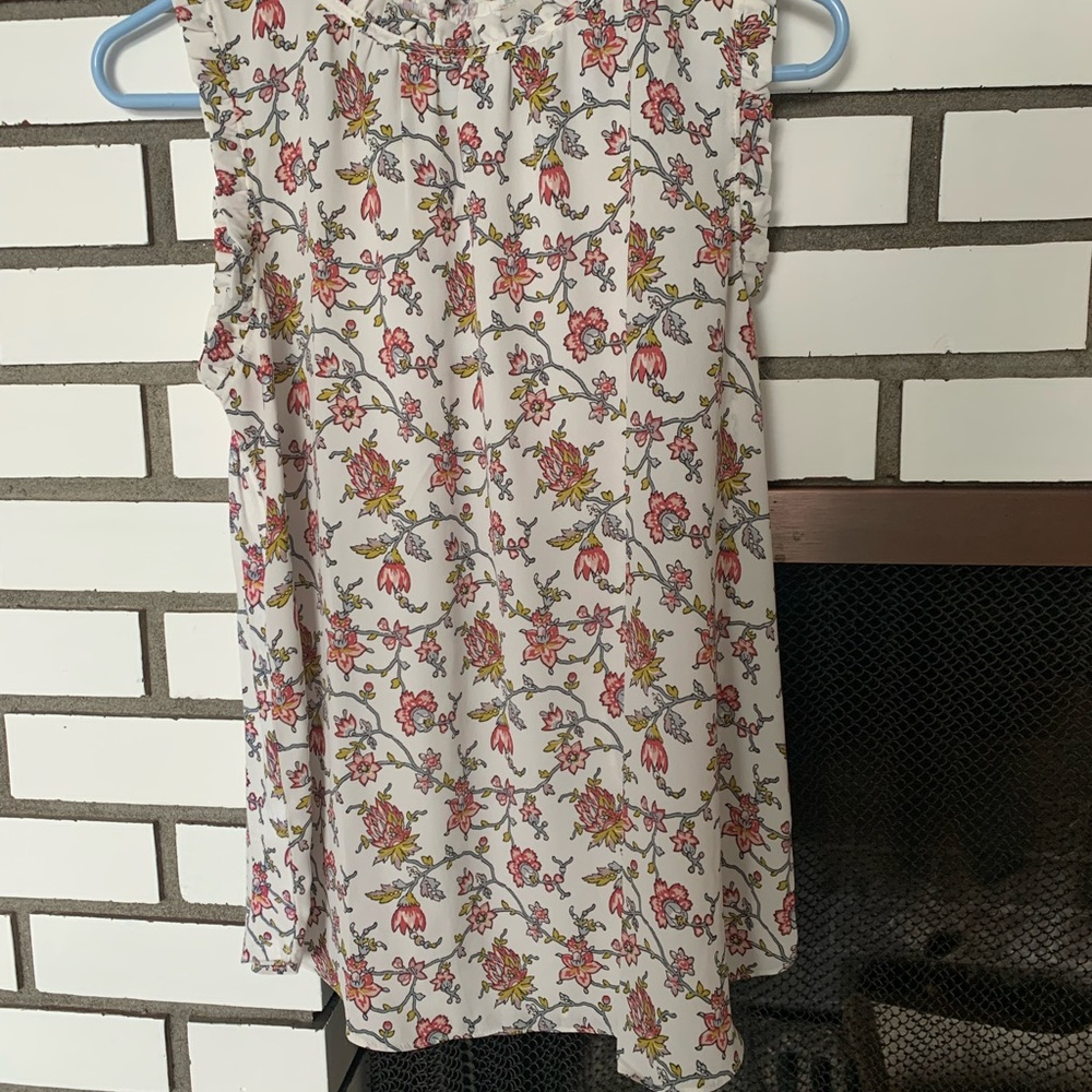 Sleeveless blouse